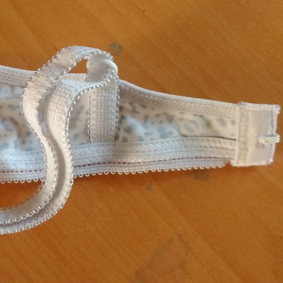 Boobs & Bloomers Bra - Picture 7 of 9